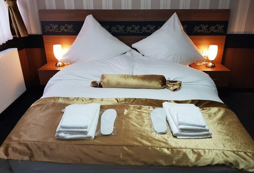 חדר סטנדרט לשלושה, Im Anker