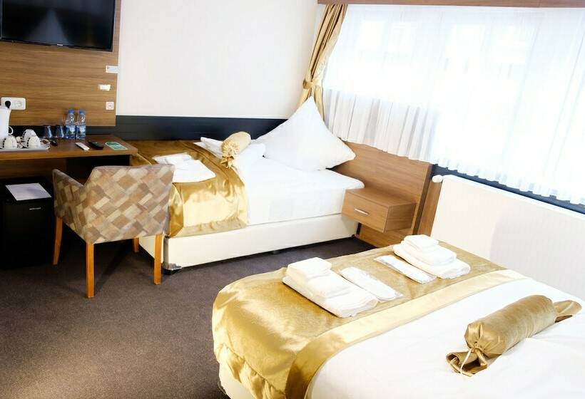 חדר סטנדרט לשלושה, Im Anker