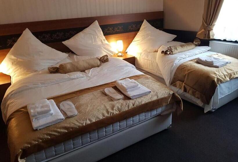 חדר סטנדרט לשלושה, Im Anker