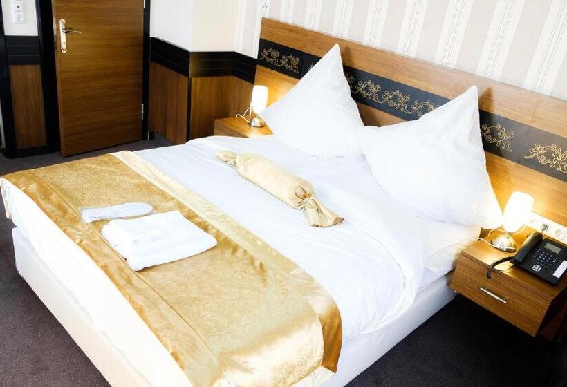 חדר סטנדרט לשלושה, Im Anker