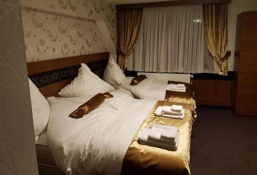 חדר סטנדרט לארבעה, Im Anker