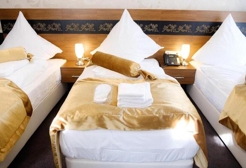 חדר בסיסי לשלושה, Im Anker