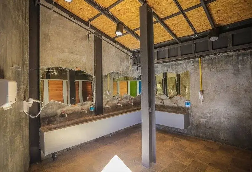 تختخواب در اتاق مشترک, Paradise Beach Backpackers Hostel