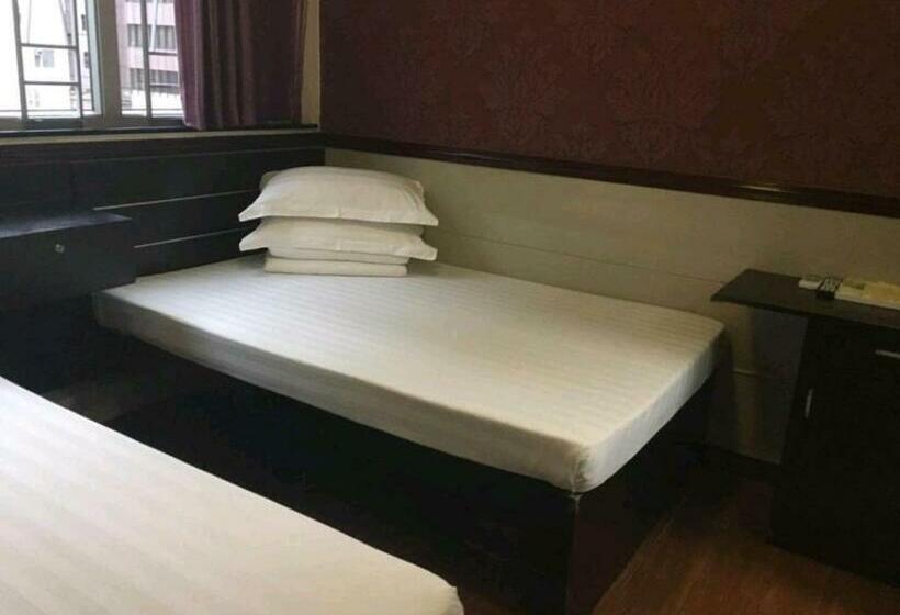 اتاق استاندارد چهار تخته, Hang Fung Hostel