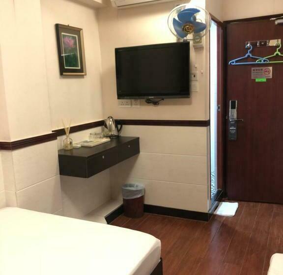 اتاق استاندارد چهار تخته, Hang Fung Hostel