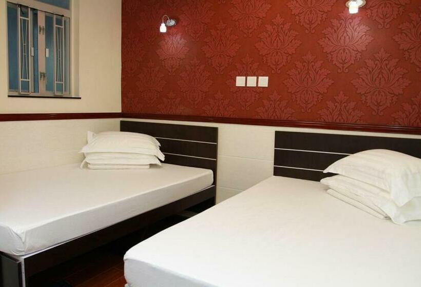 اتاق استاندارد چهار تخته, Hang Fung Hostel