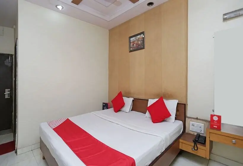 Chambre Deluxe, Jagdish