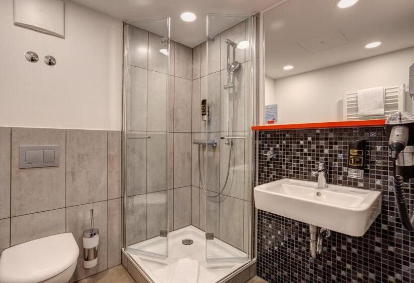 غرفة قياسية ثلاثية, Meininger Hotel München Olympiapark