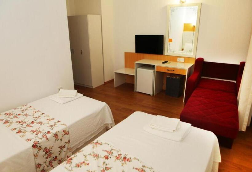 Quarto Economy, Ugur