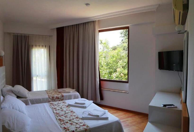 Quarto Familiar, Ugur