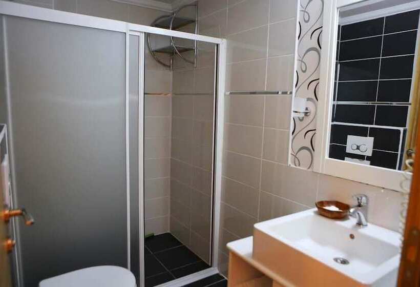 Quarto Familiar, Ugur