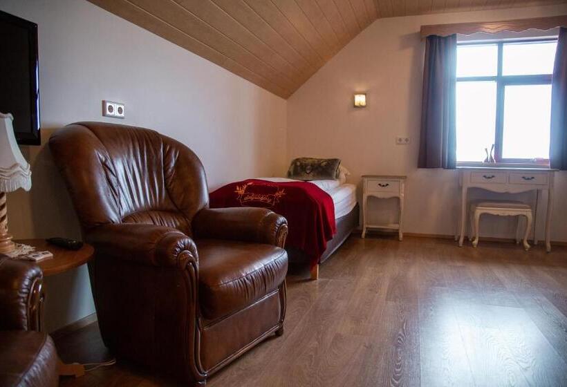 اتاق استاندارد چهار تخته, Smyrlabjorg