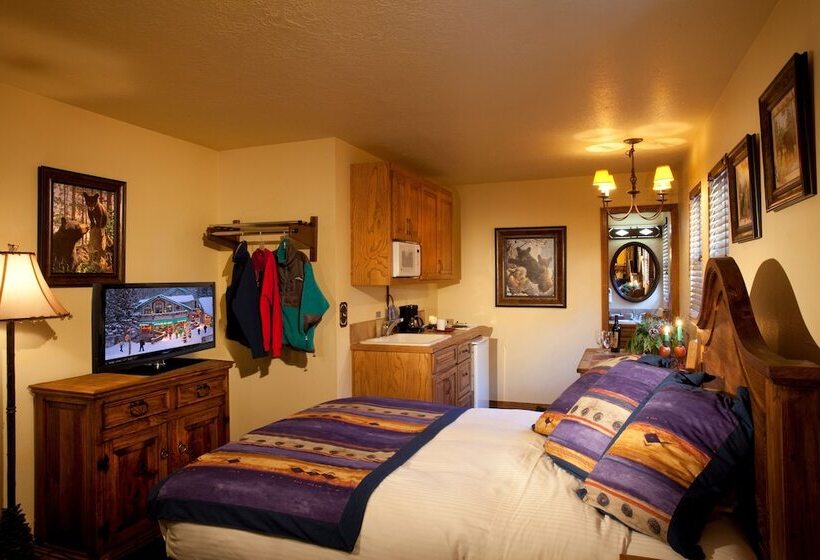 استوديو أساسي, Alpine Village Suites