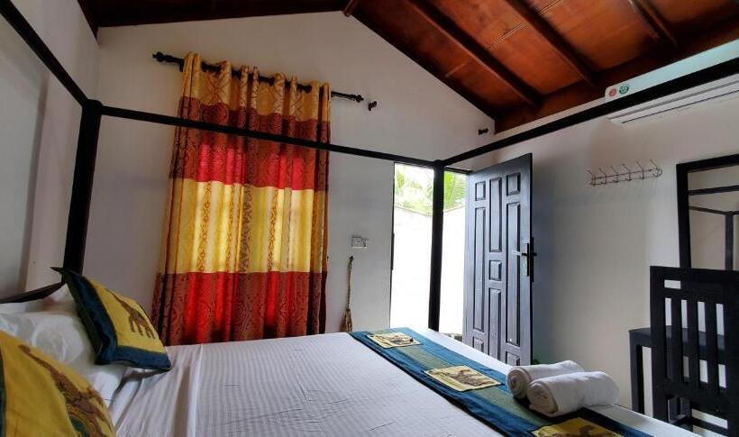 Номер Стандарт, Surf And Stay Arugam Bay