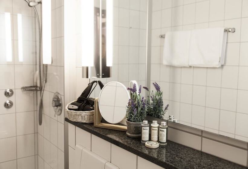 اتاق خانوادگی, Paulaner Am Dom