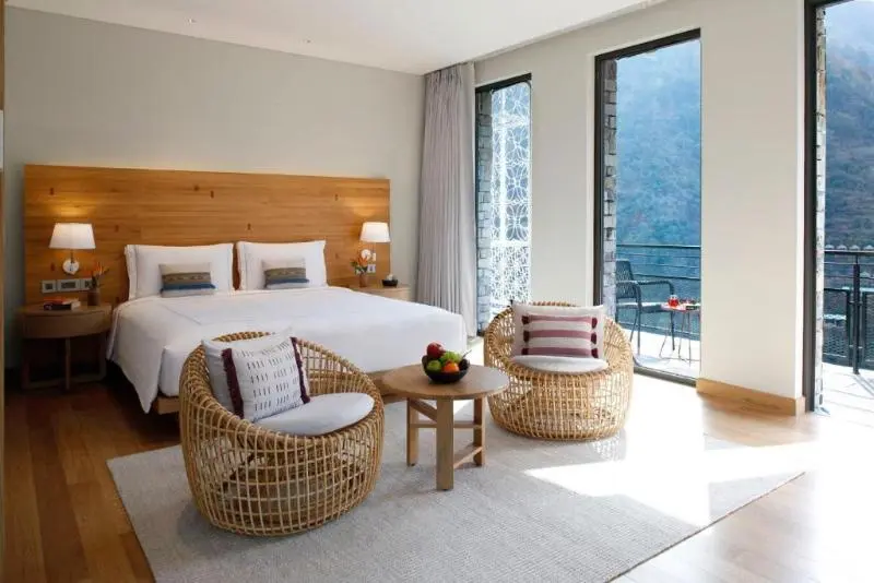 キングサイズベッドのジュニアスイート, Taj Rishikesh Resort & Spa, Uttarakhand
