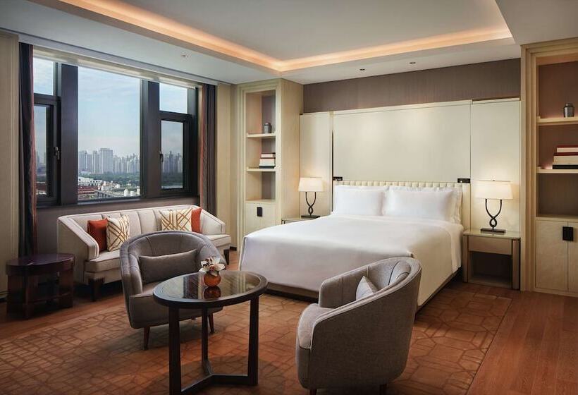 סוויטה אקזקיוטיב, Conrad Tianjin