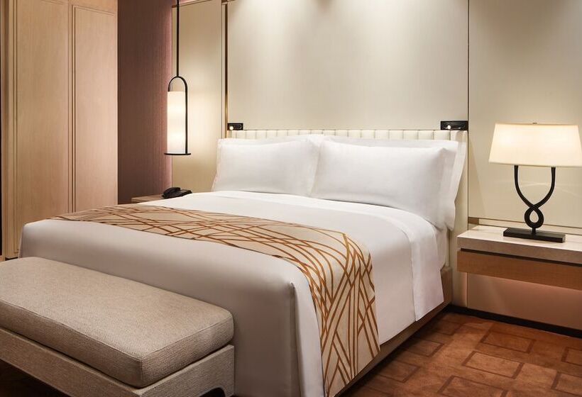 סוויטה אקזקיוטיב, Conrad Tianjin