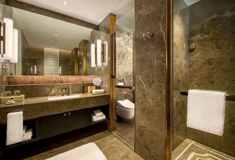 דירת שני חדרים, Conrad Tianjin