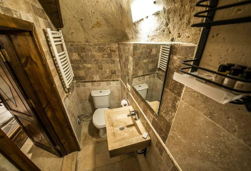 اتاق سوپریور, Harkasos Cave