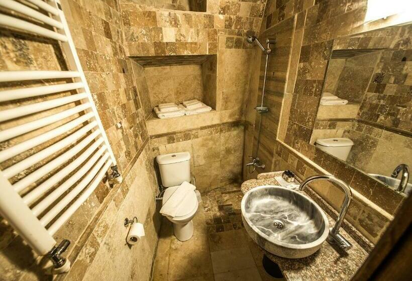 اتاق خانوادگی, Harkasos Cave