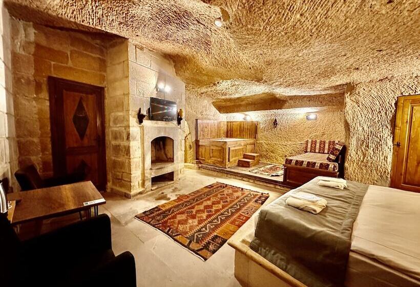 سوییت جونیور, Harkasos Cave