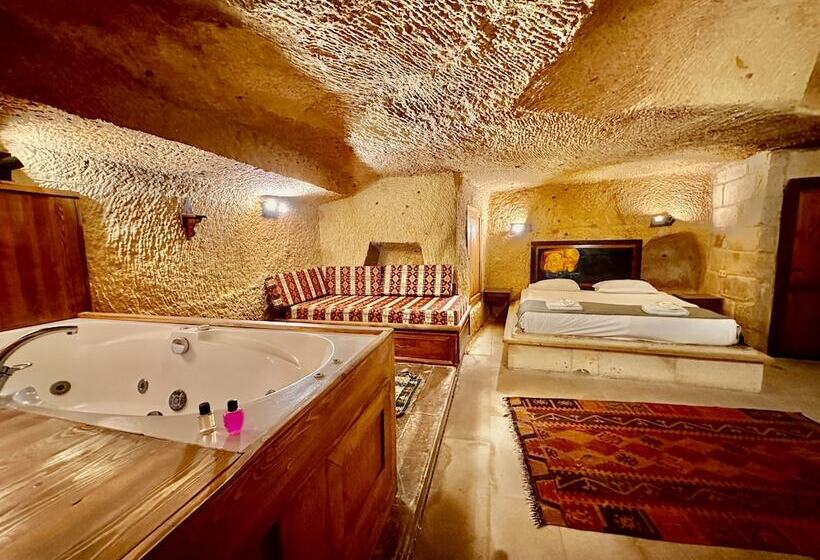 سوییت جونیور, Harkasos Cave