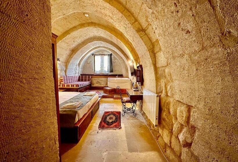 اتاق خانوادگی, Harkasos Cave