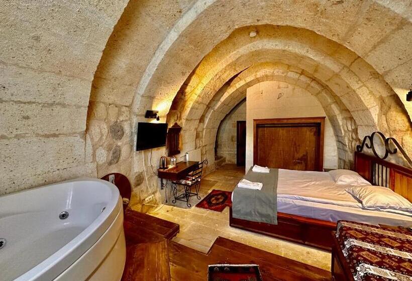 اتاق خانوادگی, Harkasos Cave