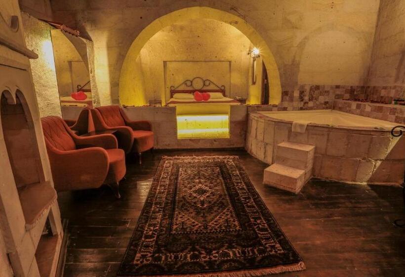 سوئیت با تخت بزرگ, Harkasos Cave