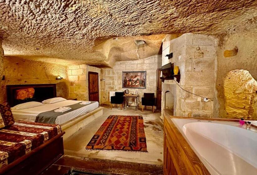 سوییت جونیور, Harkasos Cave