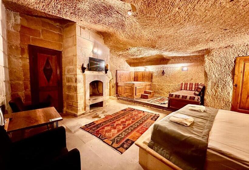 سوییت جونیور, Harkasos Cave