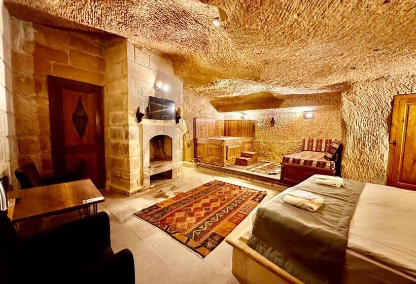 سوییت جونیور, Harkasos Cave