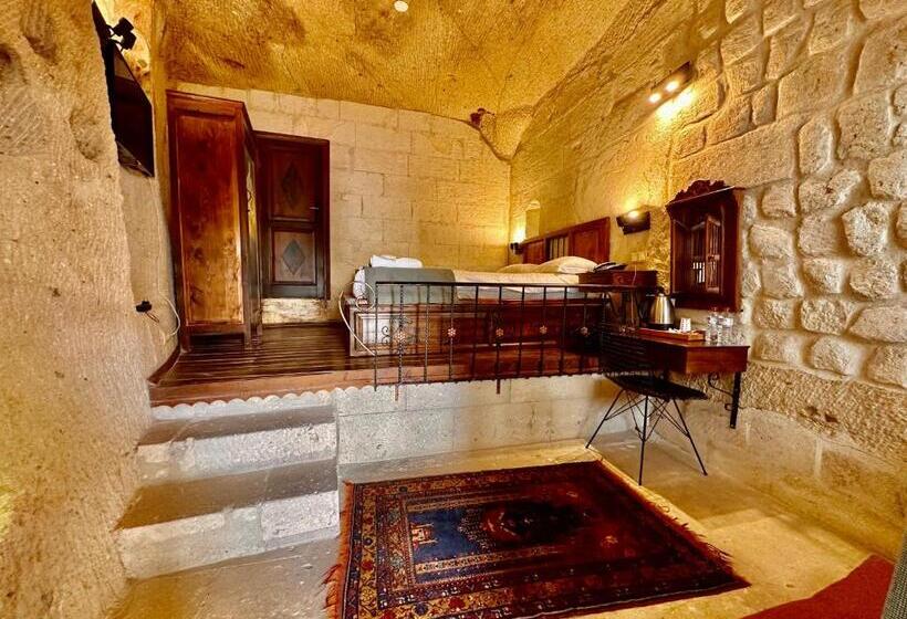 Номер Deluxe, Harkasos Cave