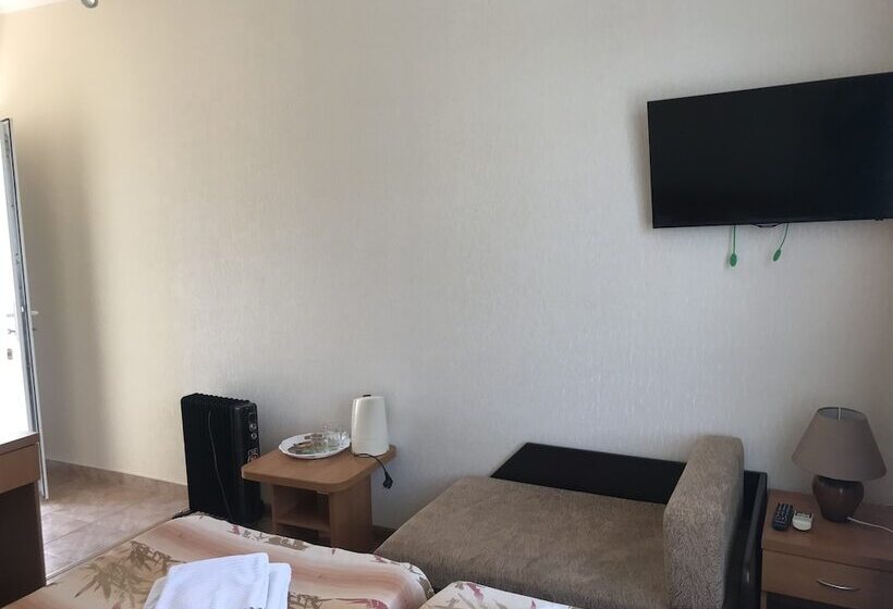 Cama em Quarto Compartilhado, Guest House Na Tsvetochnoy