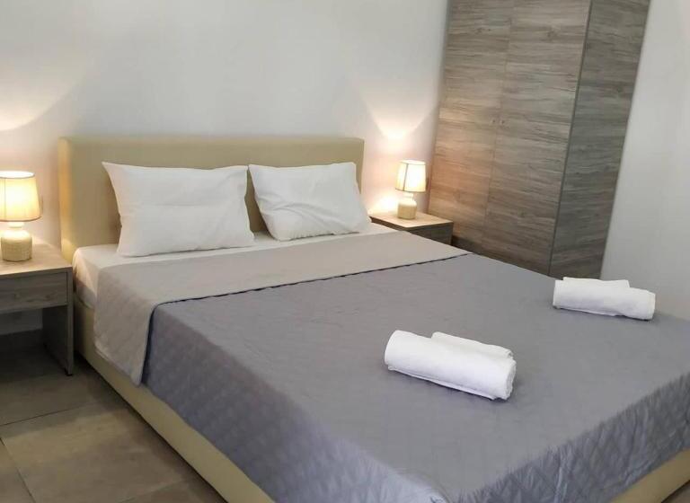 Семейный Номер Вид на Сад, Pension Strawberry