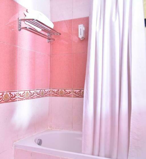 اتاق سوپریور خانوادگی, Royal Pyramids