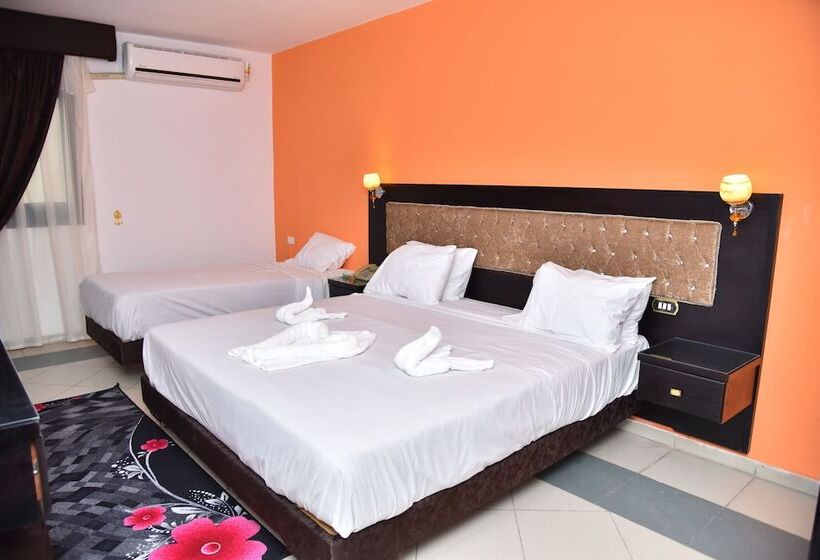 اتاق استاندارد سه نفره, Royal Pyramids