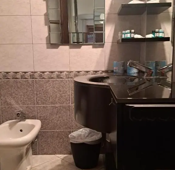 Huoneisto 3 Makuuhuonetta, Canne Al Vento