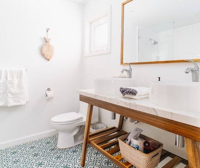 Deluxe Suite Sea View, The Beach House Boutique