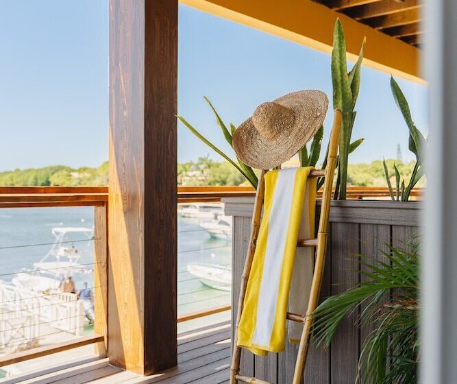 Deluxe Suite Sea View, The Beach House Boutique