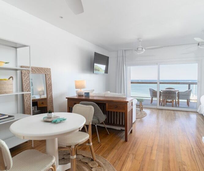 Deluxe Suite Sea View, The Beach House Boutique