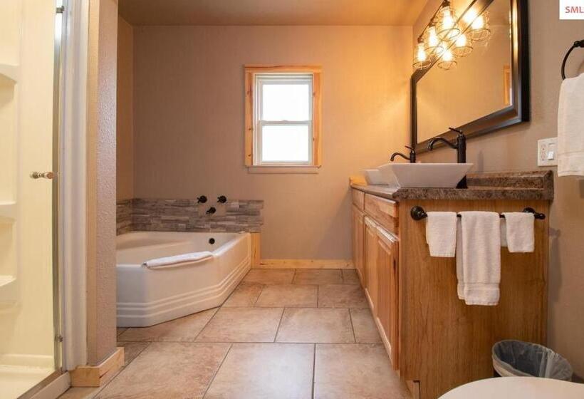 行政房间, The Idaho Lodge & Rv Park