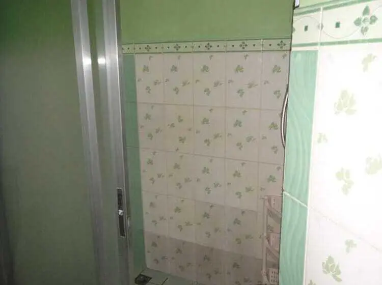 تختخواب در اتاق مشترک, Nonoy Matt Bed & Breakfast