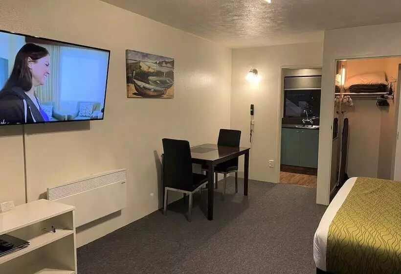 استودیوی استاندارد, Asure Townsman Motor Lodge