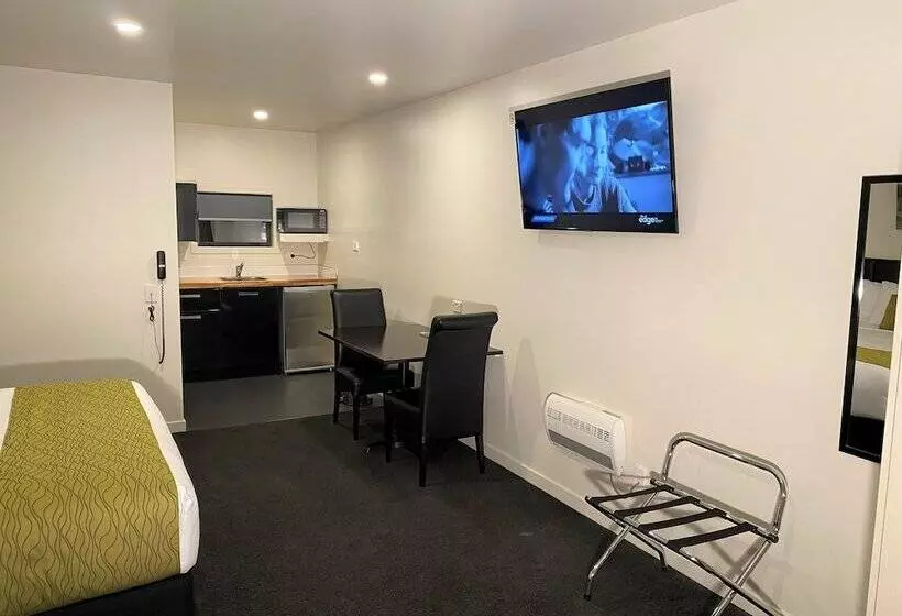 استودیوی استاندارد, Asure Townsman Motor Lodge