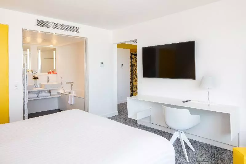 اتاق اجرایی, Crowne Plaza Lima, An Ihg