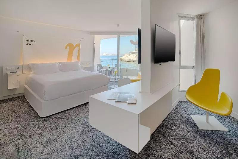 اتاق اجرایی, Crowne Plaza Lima, An Ihg
