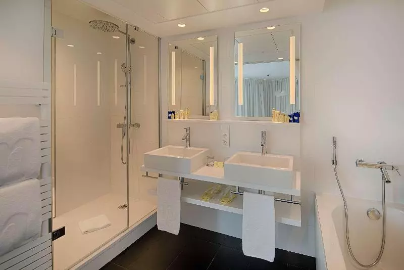 اتاق اجرایی, Crowne Plaza Lima, An Ihg