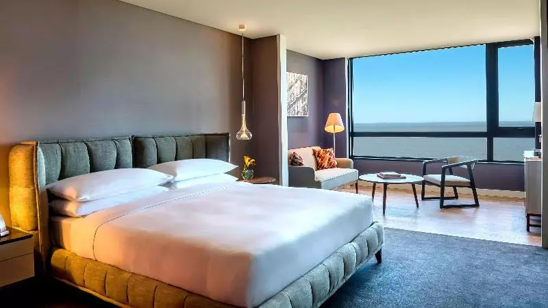 مجموعه ویستا شهر, Crowne Plaza Lima, An Ihg